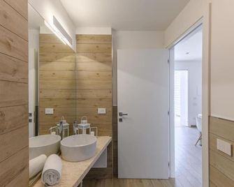 Stunning Capo Falcone Charming Apartments near La Pelosa - Stintino - Baño