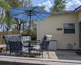 The Manx Manor - Fire Pit - 1.1 Acres - Hot Tub - Lewis Center - Patio