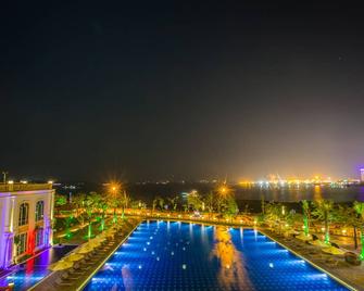 Sokha Phnom Penh Hotel - Phnom Penh - Pool