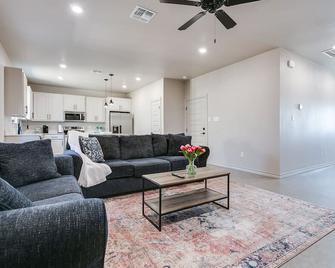 The Concho 3 Br 2.5 Ba - San Angelo - Sala de estar
