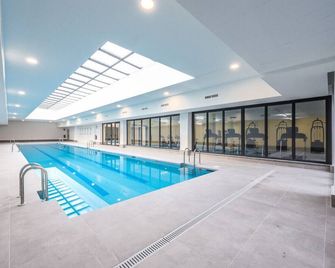 Elegant Studio with Private Terrace by RentitUP - San Sebastián de los Reyes - Pool