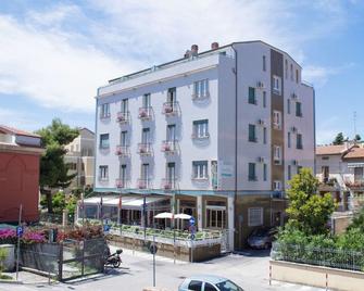 Hotel Venezia New - Vasto - Building