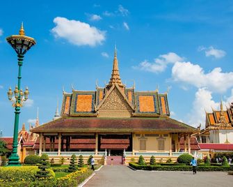 Penh House Hotel - Nom Pen