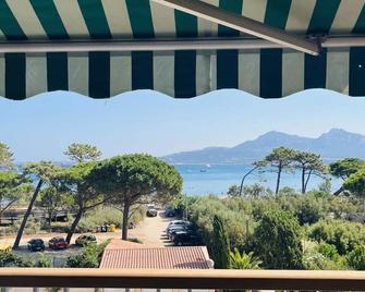 Calvi: 2 Room Apt 4 Pers, Ac, Terrace, Parking, Near Beach - Calvi - Balcony