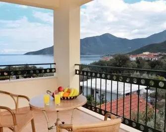 Hotel Patelis - Leonidio - Балкон