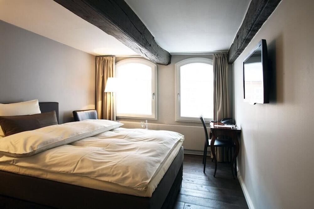 هوتل آنو 1216