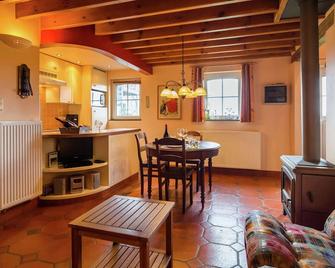 Charming Cottage For 2pers In The Land Of The Valley - Surice - Sala de estar