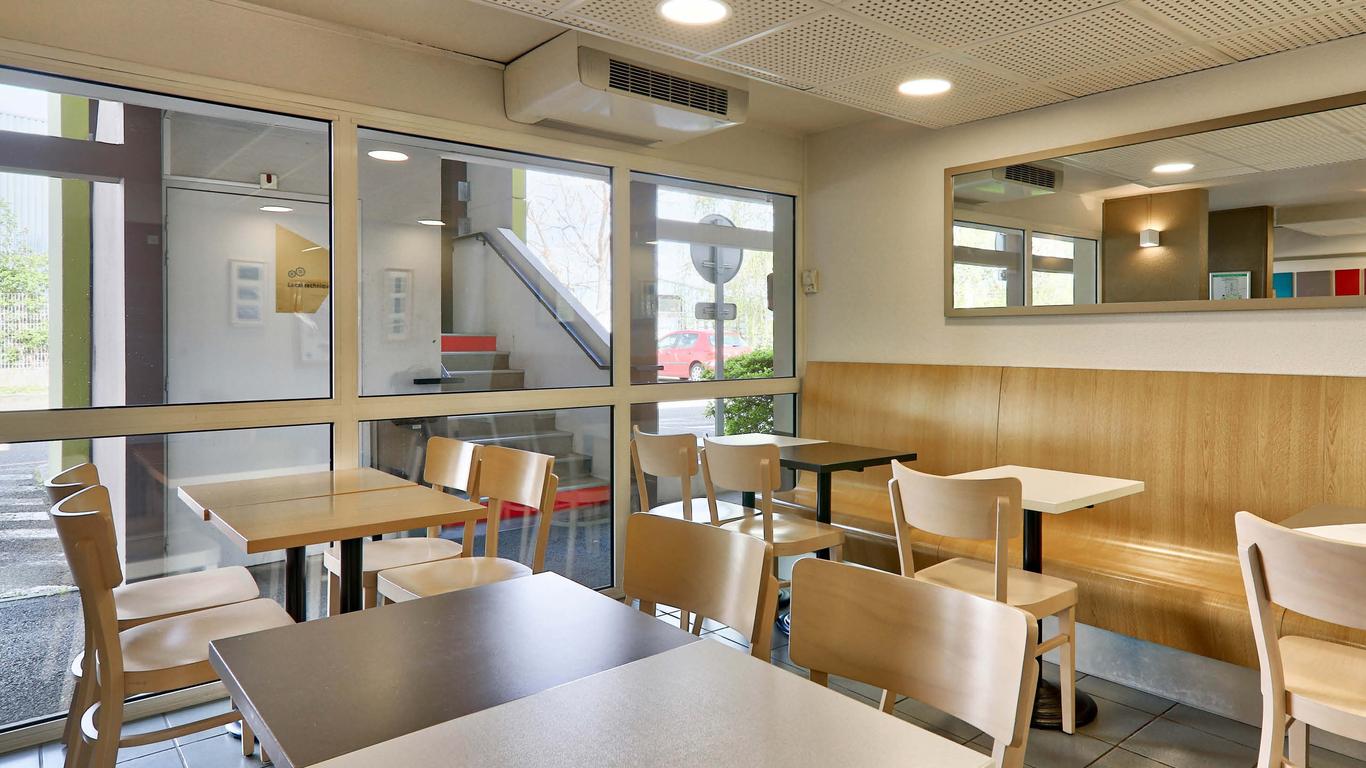 B&B HOTEL Clermont-Ferrand Le Brézet Aéroport