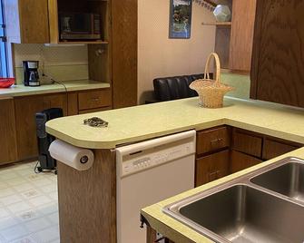 Enjoy your comfy stay at Grandma's House near the Weiser River Trail - Weiser - Cocina