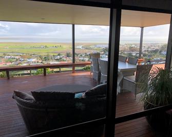 Chartre Manor B&B - Thames - Balcon