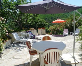 Gîte Bien être en Cevennes - Bez-et-Esparon - Patio