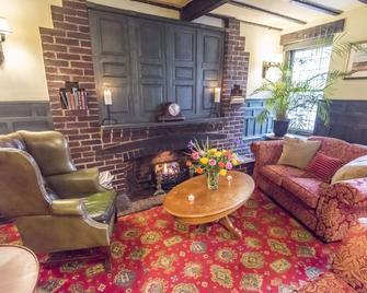 The Castle Hotel - Llandovery - Lounge