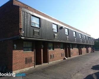Queensway Motel - Toronto