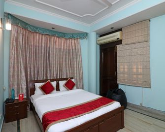 OYO The Golden Door Near Lotus Temple - New Delhi - Bedroom