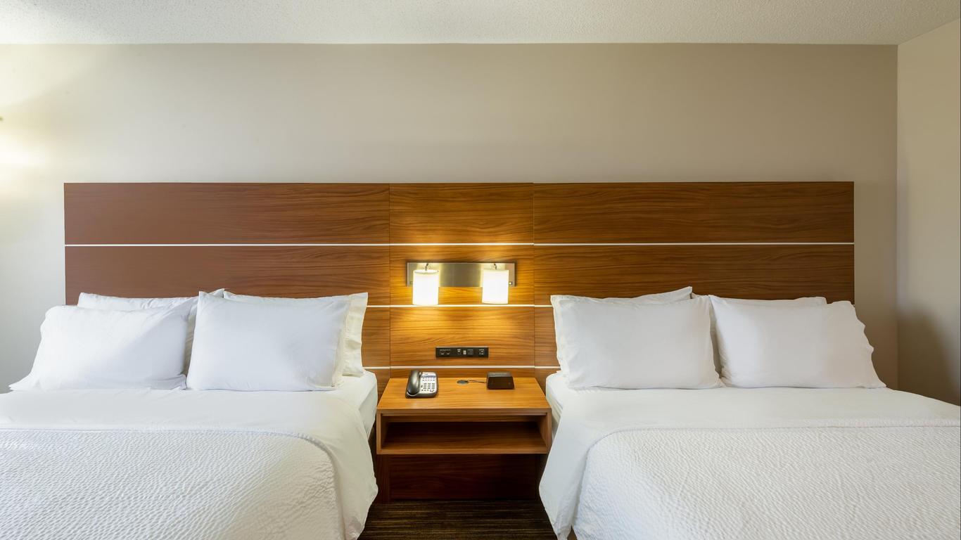 Holiday Inn Express Cleveland-Vermilion