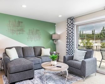 Peaceful & Gated 2 King Bd 2 Bth, 1 Gig Wifi Near Clu, Fsac & Proactive Sports - Thousand Oaks - Pokój dzienny