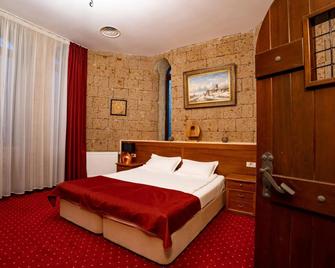 House of Dracula Hotel - פויאנה ברשוב - חדר שינה