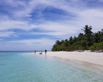 Village Life Maldives - Maamendhoo - Playa