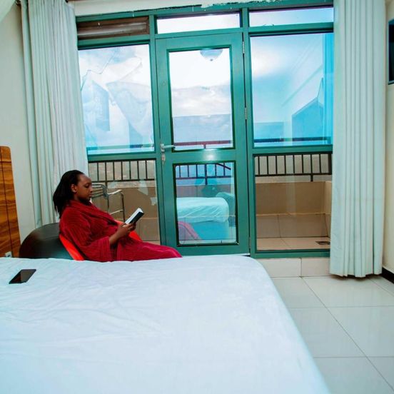 La Posh Hotel image 1
