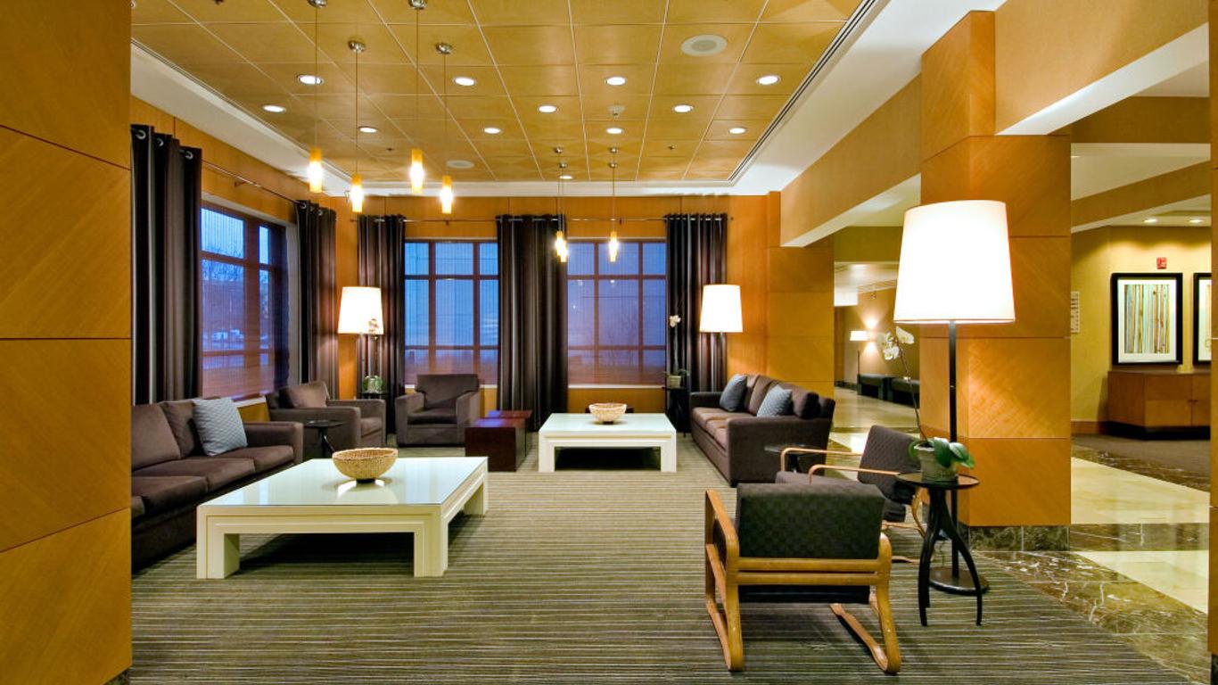 DoubleTree by Hilton Chicago - Arlington Heights