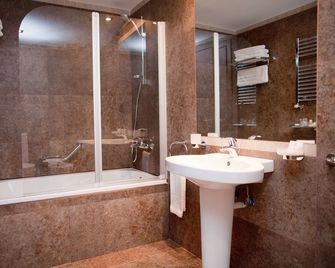 Hotel Bellaria - Iaşi - Bathroom