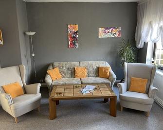 Meyer, Heide - Heide Meyer, 2-room apartment, - 1 floor - Neustadt in Holstein - Wohnzimmer