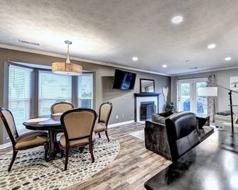 Alpharetta Dreaming - Alpharetta - Living room