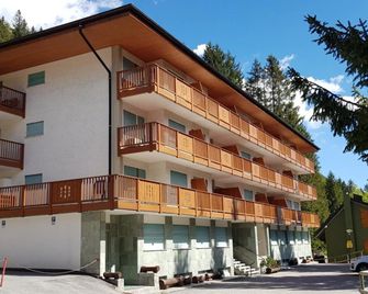 Monolocale Fevri - Serafini - Madonna di Campiglio - Κτίριο