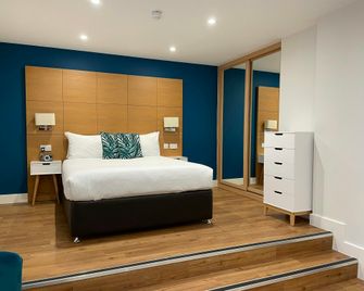 House of Fisher - 100 Kings Road - Reading - Bedroom