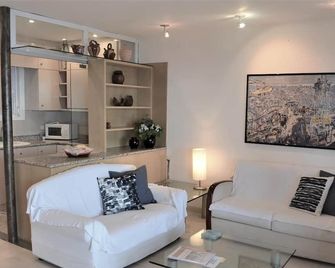 Apartament Bloc Goya - Begur - Wohnzimmer