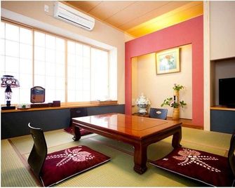 Hayakawa-ya Inn - Mitsuke - Schlafzimmer