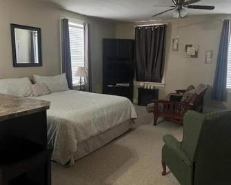 Little Boonville Apartment - Boonville - Bedroom
