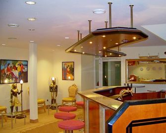 Hoppegarten/Hotel Amadeus Royal Berlin - Berlin