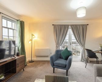 Charming 1BR Apt on Harbour with Sea Views - Whitehaven - Soggiorno