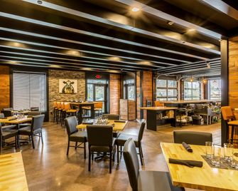 Cobblestone Hotel & Suites - Stevens Point - Stevens Point - Ravintola