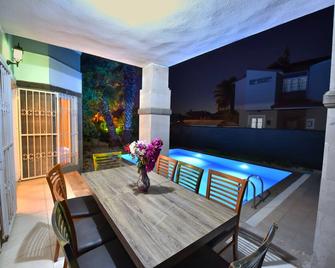 無限馬維別墅 - 費特希耶 - 陽台