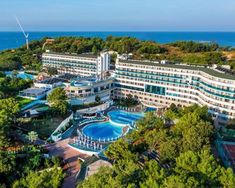 Water Planet Hotel & Aqua Park - אוקורצ'אלאר