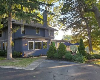 Historic Riverside Retreat with Modern Comforts in Fremont, Ohio - Fremont - Gebäude
