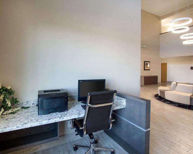 Comfort Suites San Angelo 78 1 2 0 San Angelo Hotel Deals