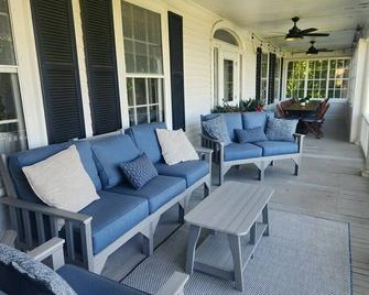 Historic Manor with Amazing Cape Cod Bay Views, Walk to Town, Pool & Hot Tub - Plymouth - Patio