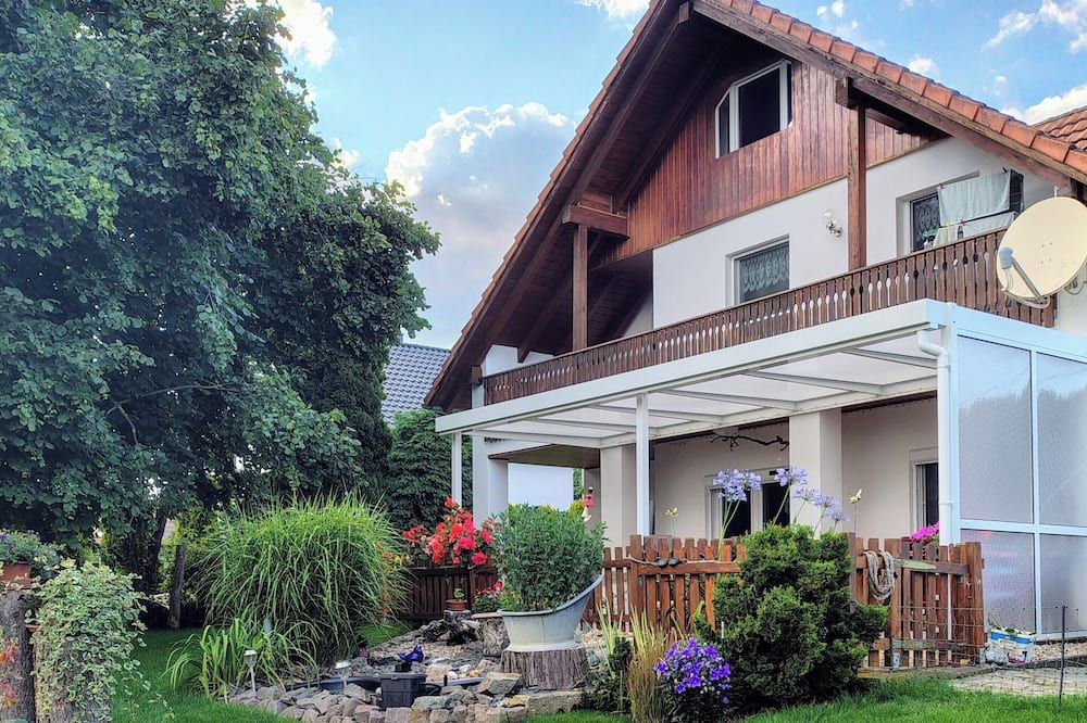 Vacation apartment at the hazelnut bush in Saxon Switzerland. - Struppen - Gebouw