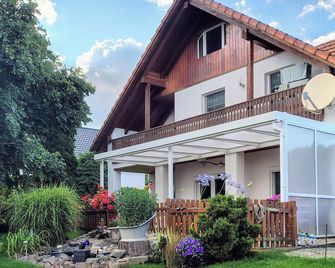 Vacation apartment at the hazelnut bush in Saxon Switzerland. - Struppen - Gebouw