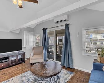 Welcome to Manasquan Beach 2 - Steps to the Sand - Manasquan - Living room