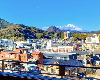 Kameya Ean - Izu - Balcón