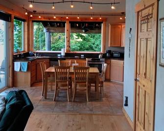 Spectacular Views from every room\nRight on the Lake with Dock & Kayaks\n - Hoodsport - Dining room