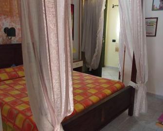 B&B da Donatella - Santa Maria Coghinas - Habitación