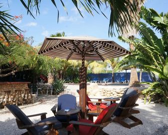 Caribbean Chillout Apartments - Kralendijk - Patio
