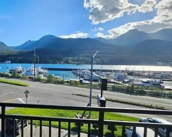 Breakwater Inn - Juneau - Balkon