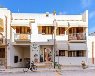 Sun Garden - San Vito Lo Capo - Building