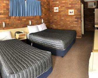 Peter Allen Motor Inn - Tenterfield - Schlafzimmer